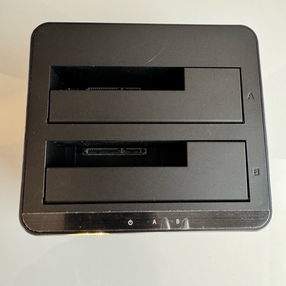 Startech Dual-Bay USB 3.0 to SATA Hard Drive Docking Station USB Hard Drive Dock - Picture 4 of 5